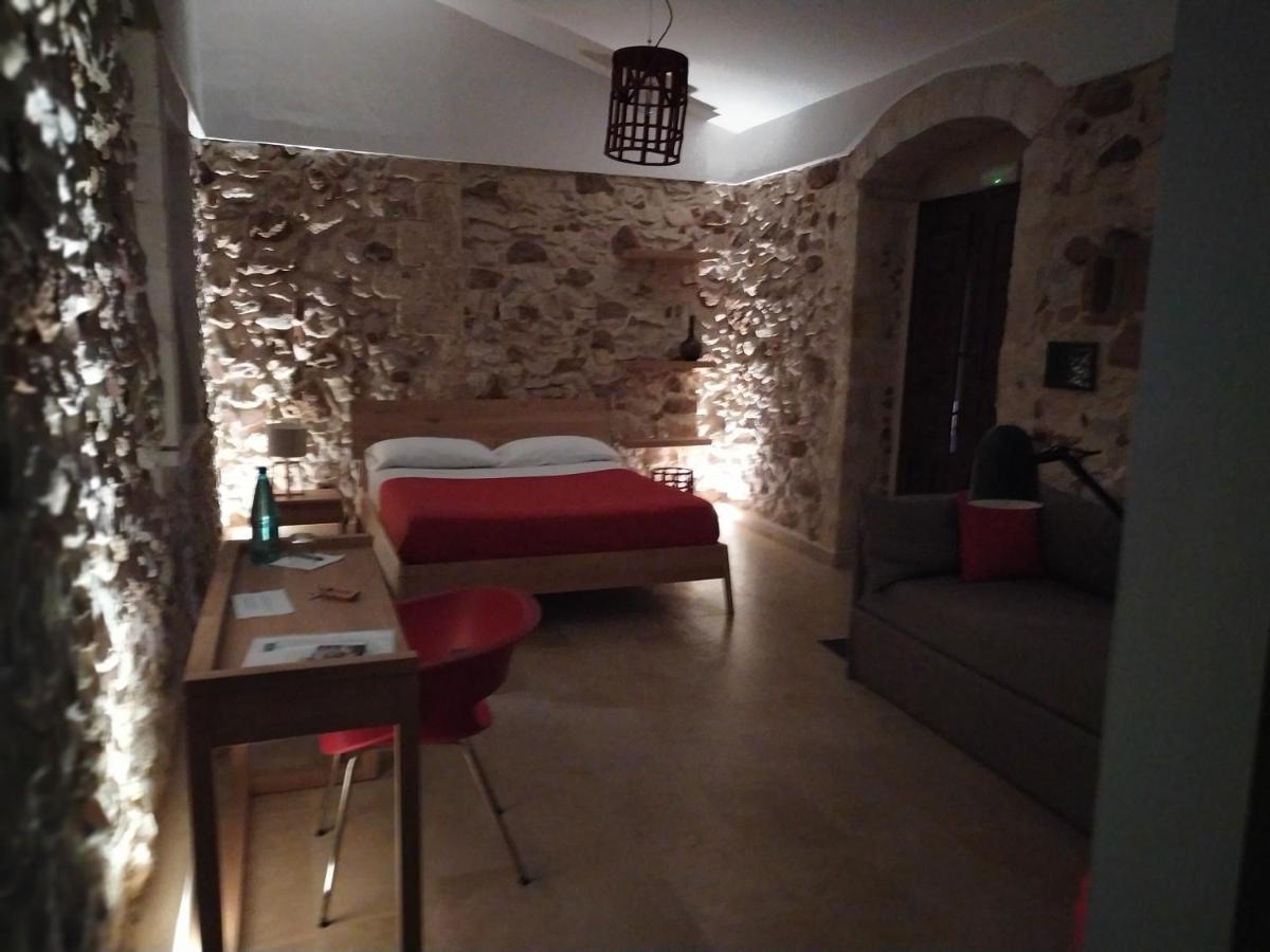 Chiusa Di Carlo Agriturismo Авола Екстериор снимка